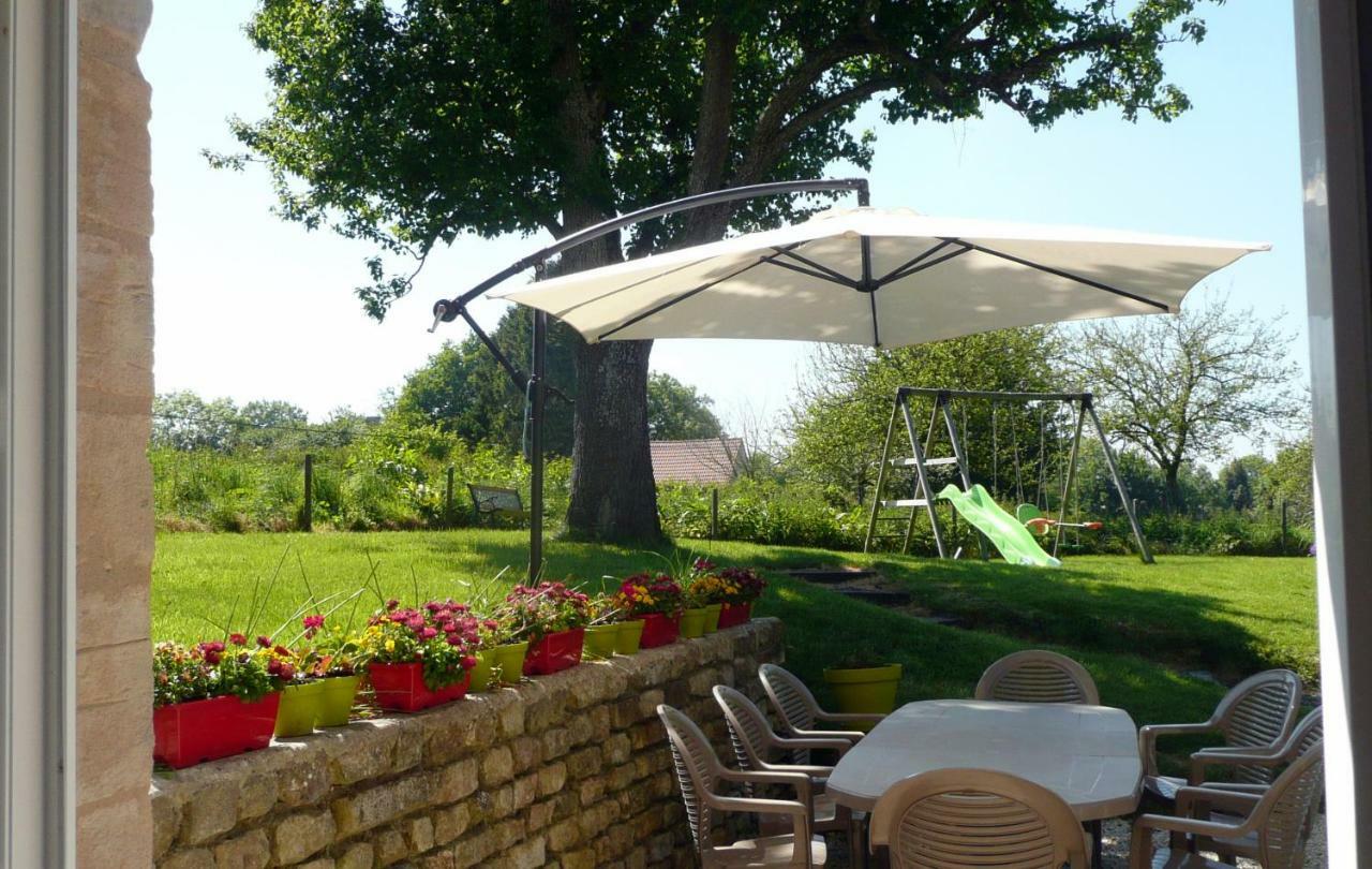 Gite De La Cour Vautier Mandeville-en-Bessin Exterior foto